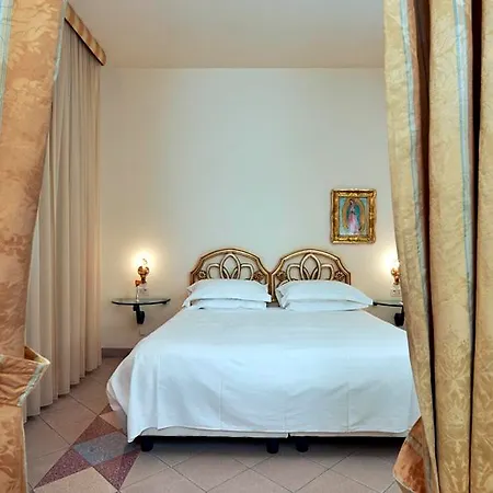 فندق يوروستارز سنتراليه بالاس 4*